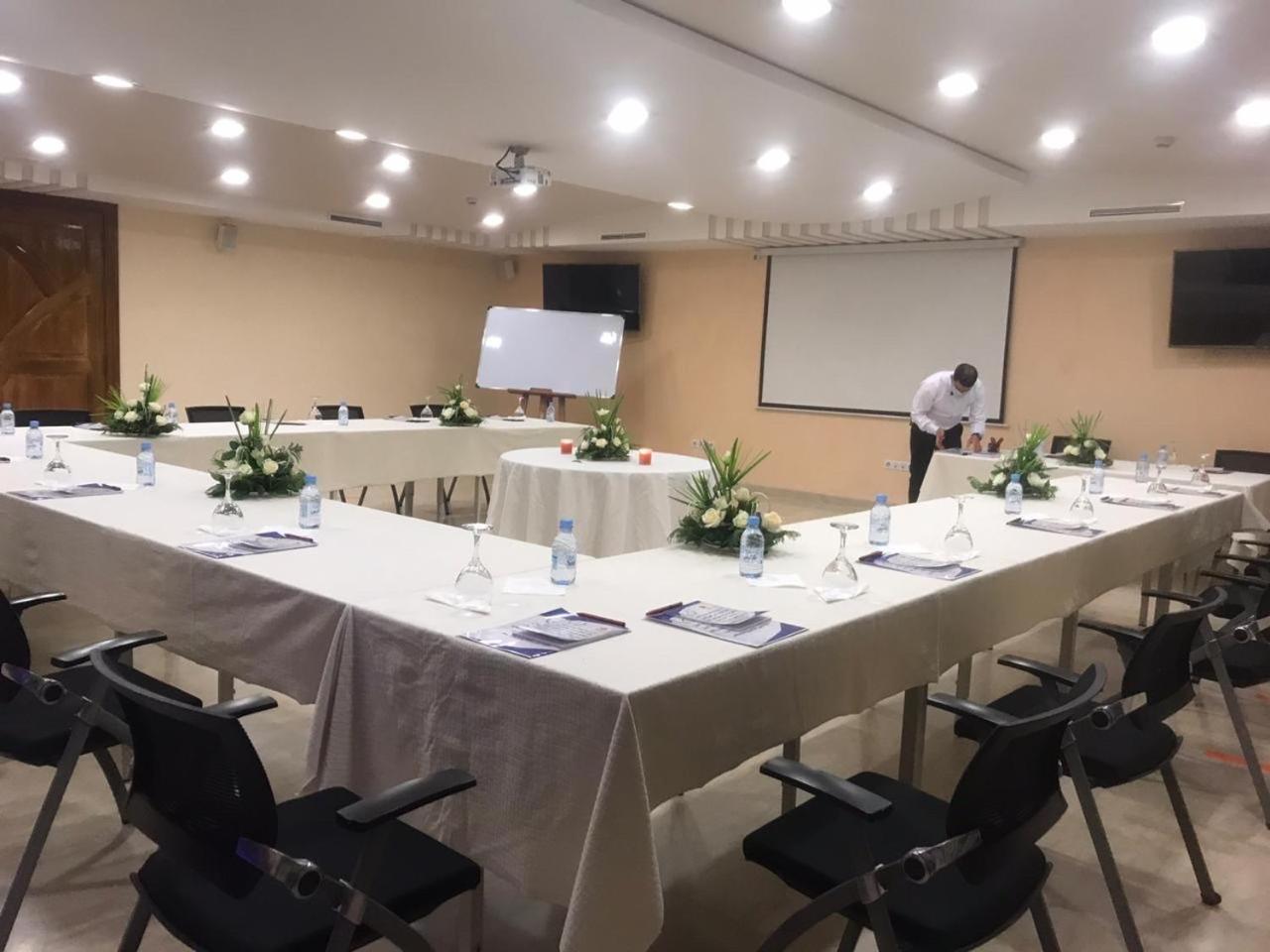 Hotel Malta مكناز المظهر الخارجي الصورة